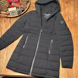 Abercrombie & Fitch Long Stretch lightweight Women's Black Hooded Puffer Coat